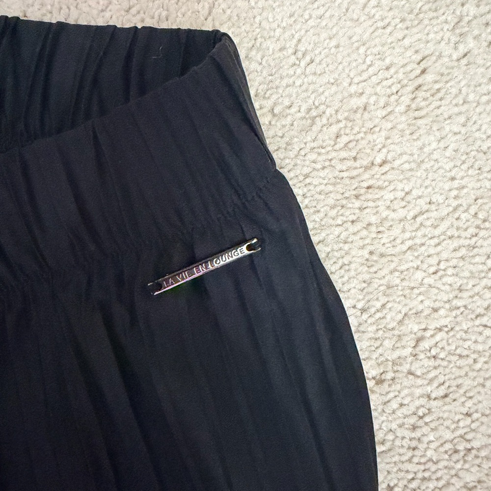 Chic 3 Piece Black Pleated Outfit - Picture 9 of 10